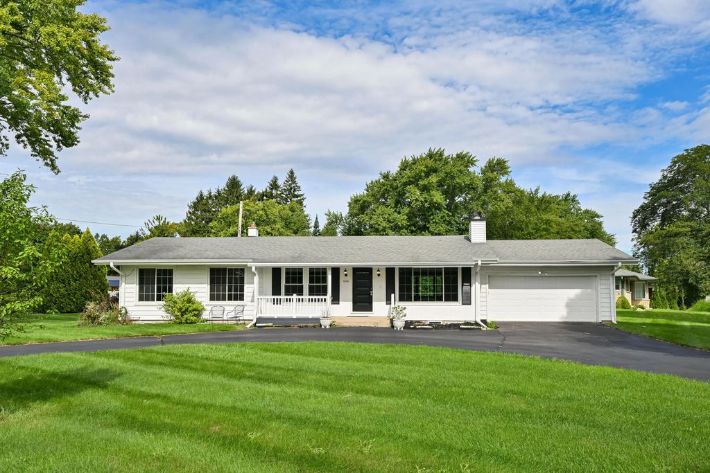 6226 W Ester Pl, Brown Deer