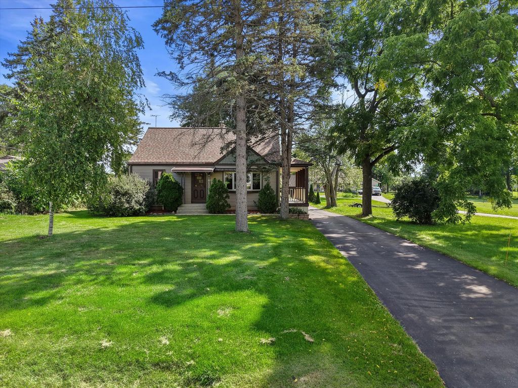 3381 E Ryan Rd, Oak Creek