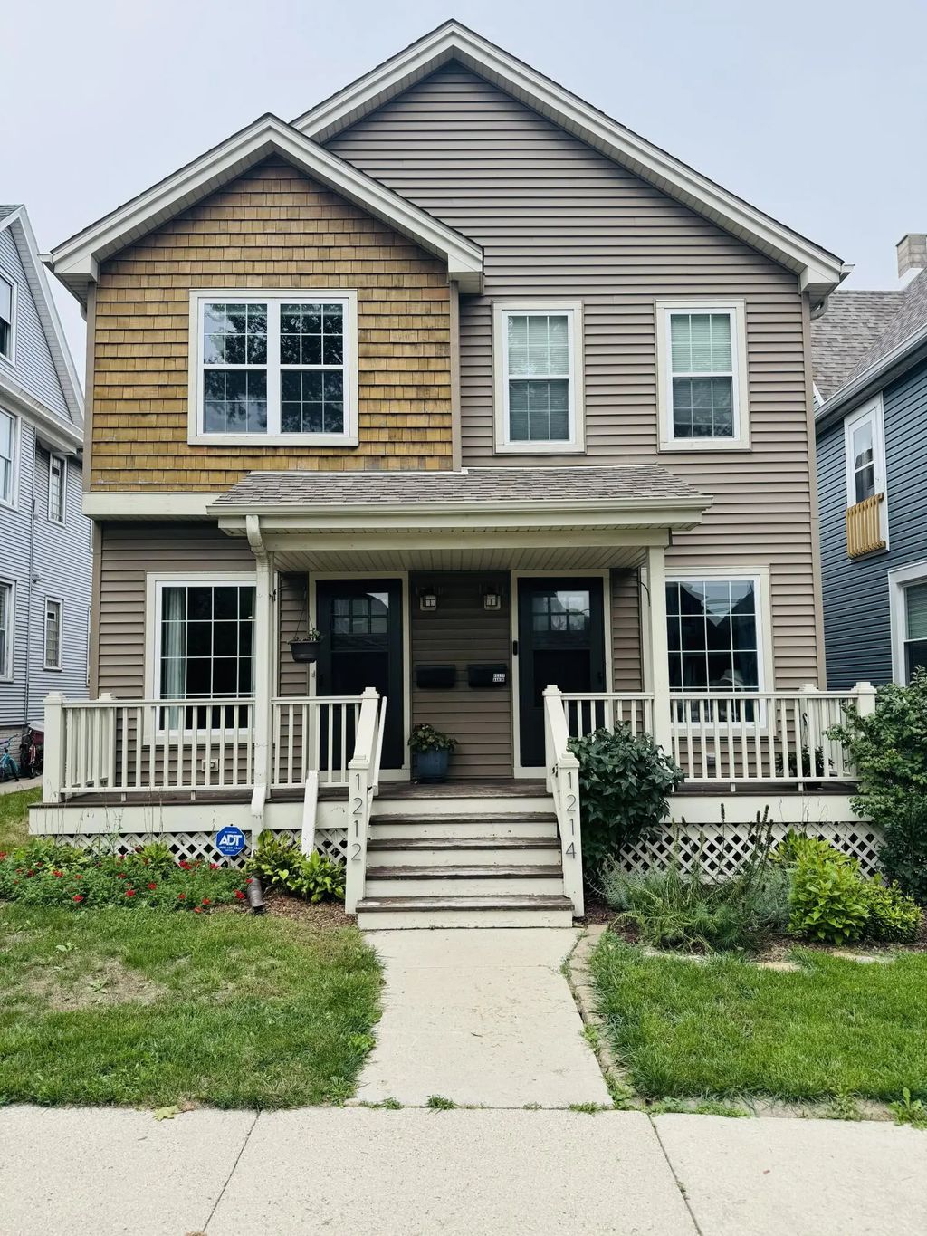 1212 E Russell Ave, Milwaukee