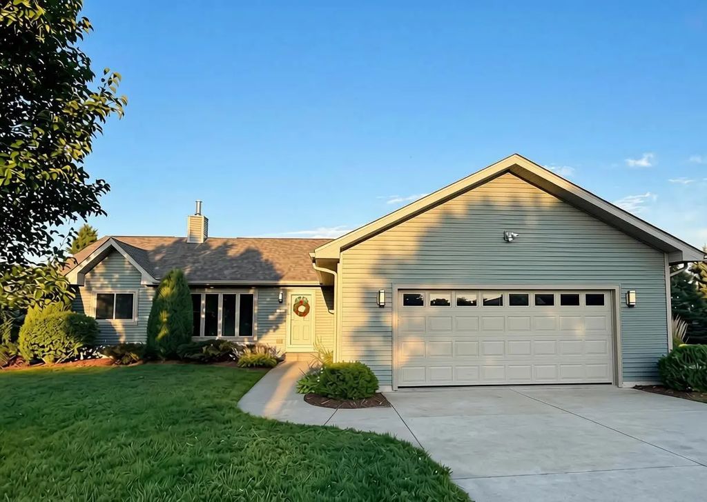 N7816 Maple Ridge Rd, Ixonia