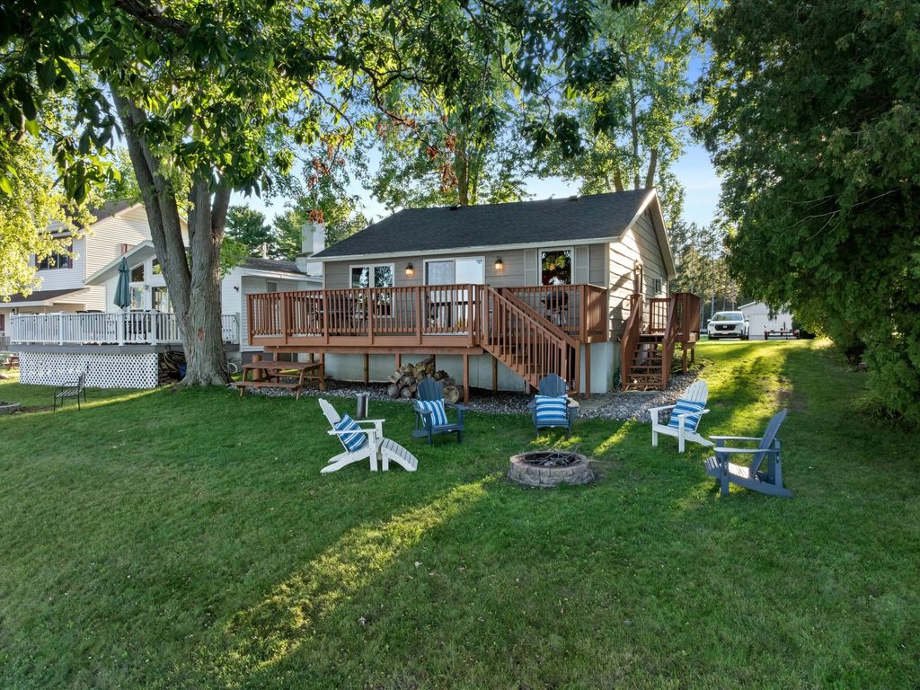 W1039 Southwest Circle Dr, Marshfield