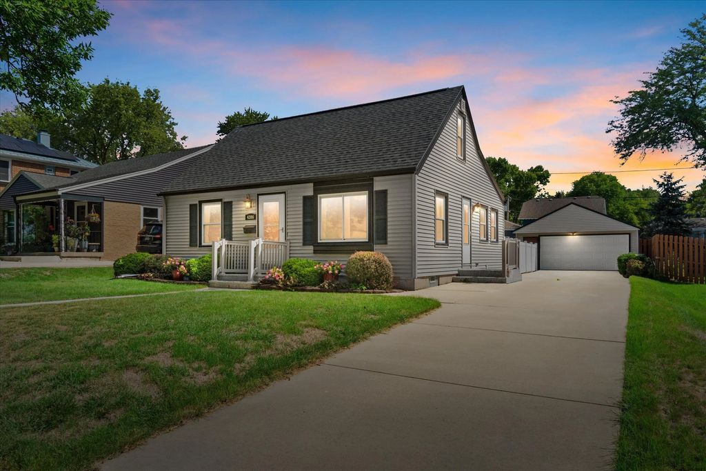 4386 S Burrell St, Milwaukee
