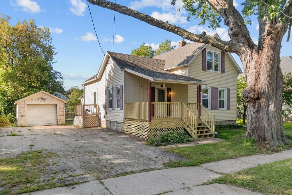 715 W Commercial St, Appleton