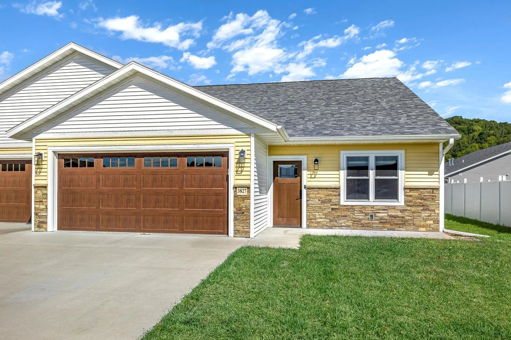 3827 Sunnyside Dr W, La Crosse