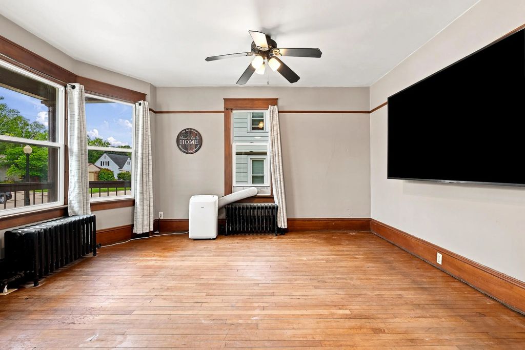 204 Park St, Sheboygan Falls