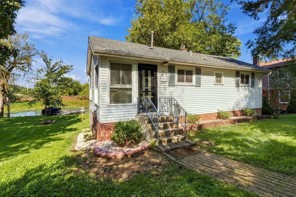 9812 271st Ave, Salem Lakes