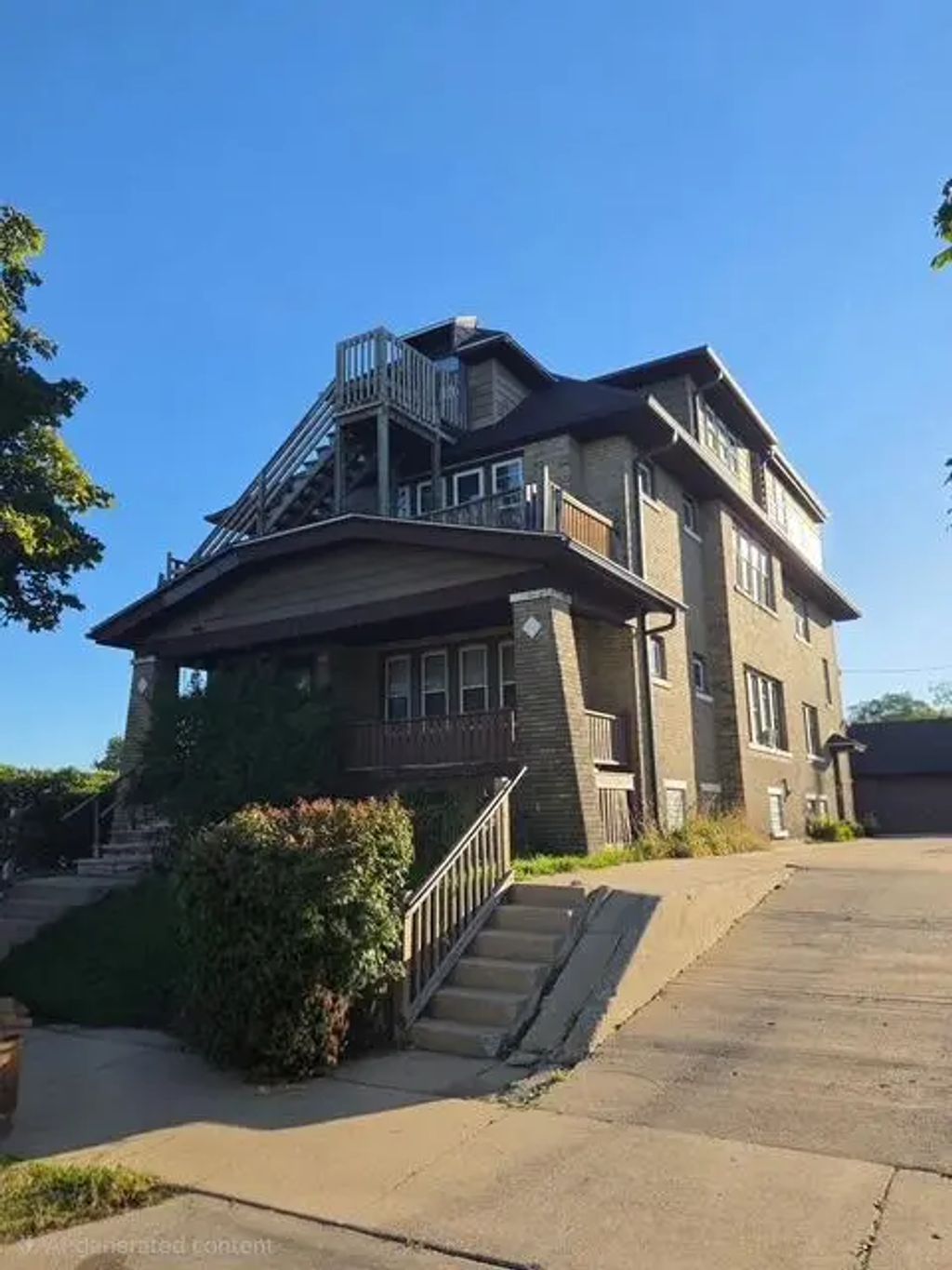 2028 N 16th St 2030, Milwaukee