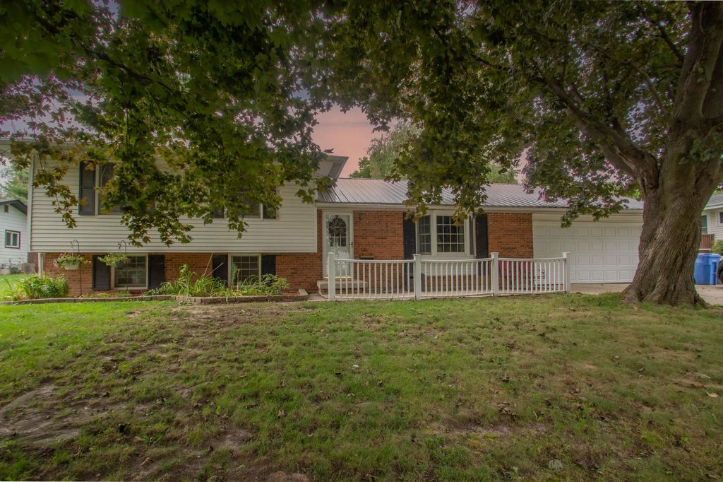 310 S Concord Ave, Watertown