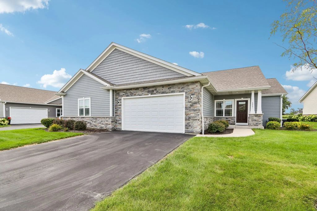 6661 105th St 31, Pleasant Prairie