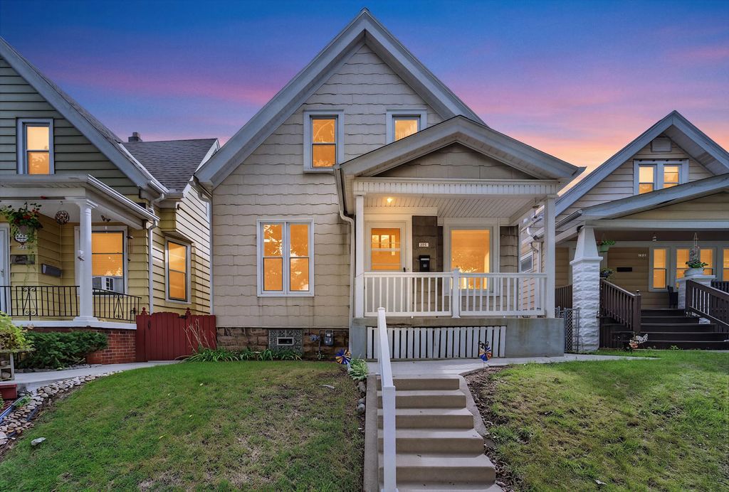 2444 S 34th St, Milwaukee