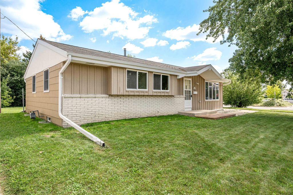 W148n8814 Jefferson Ave, Menomonee Falls