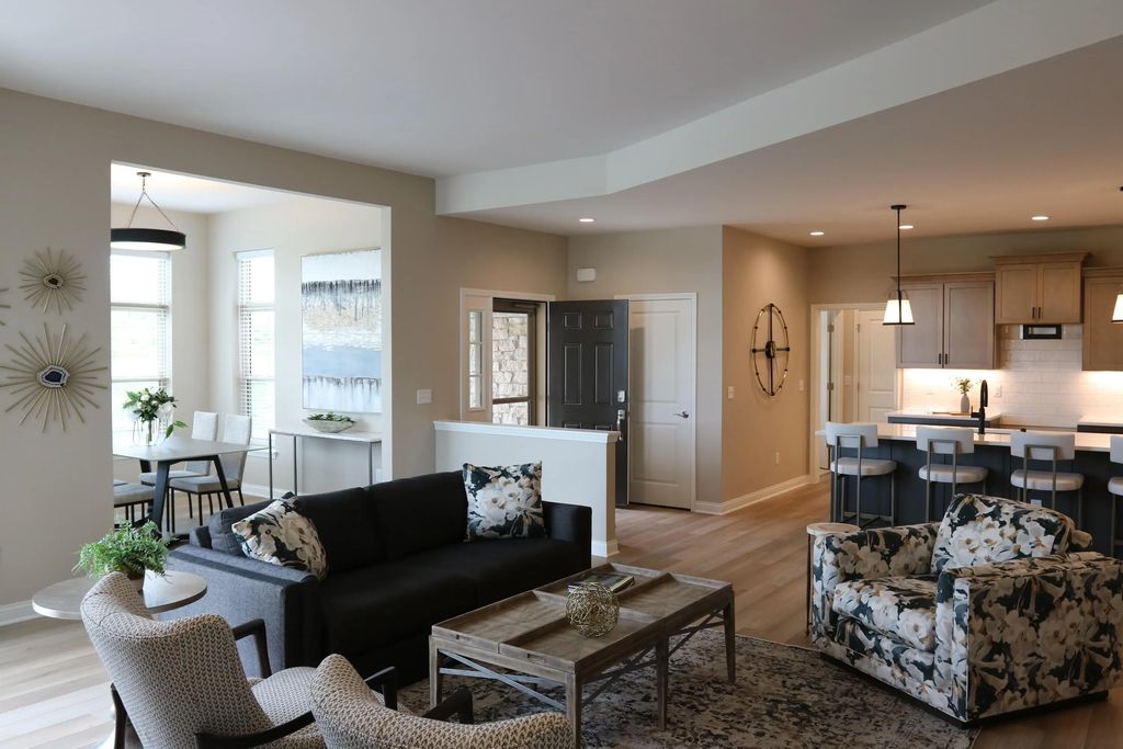 892 S Verona Cir 31, Grafton