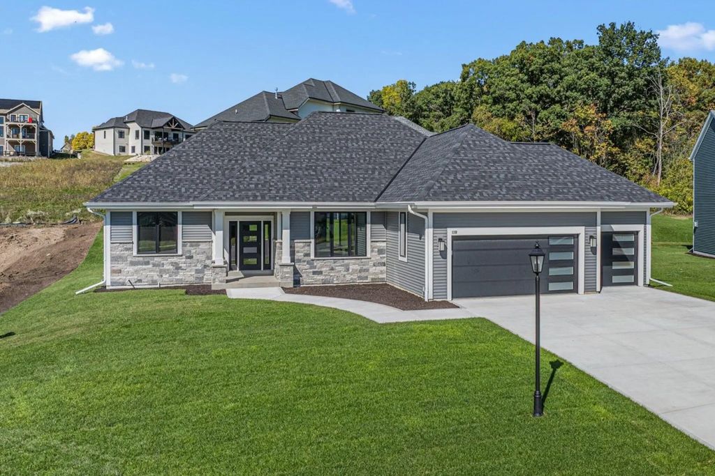 110 Retzer View Ct, Waukesha
