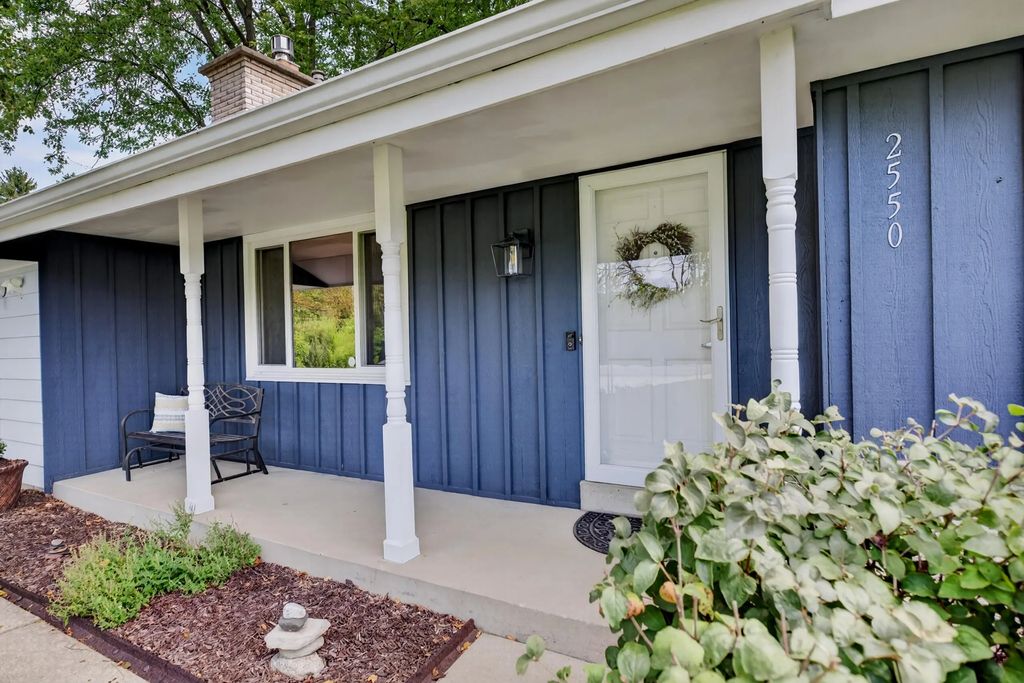 2550 N Springdale Rd, Brookfield
