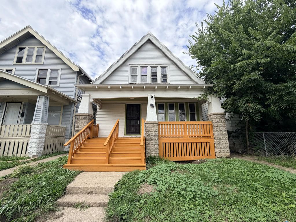 2022 W Keefe Ave 2022a, Milwaukee