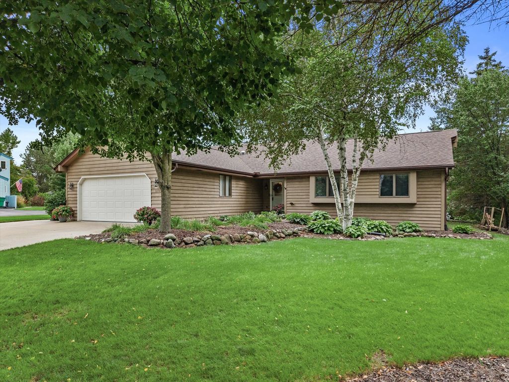 N104w16845 Thornapple Row, Germantown