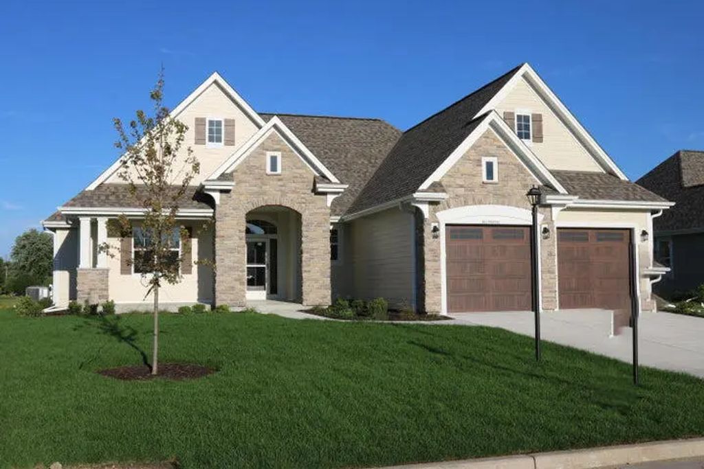 W214n4946 Casey Ct, Menomonee Falls
