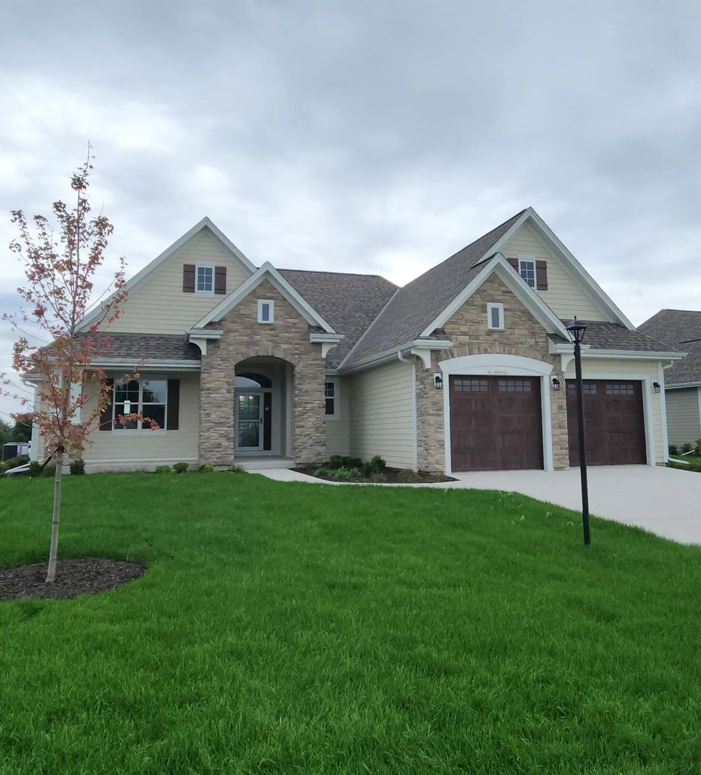 W214n4946 Casey Ct, Menomonee Falls