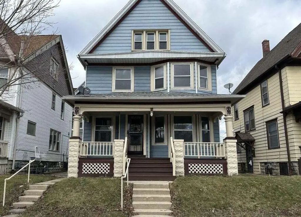 4722 W Garfield Ave, Milwaukee