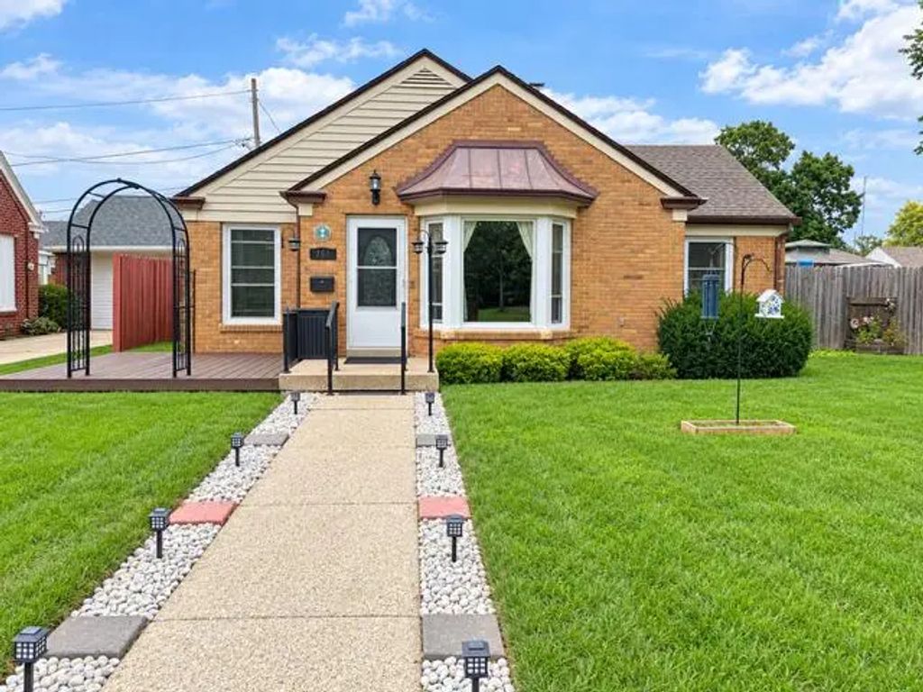700 Kingston Ave, Racine