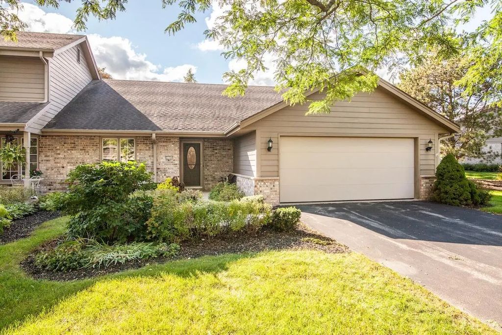 3775 Yukon Rd D, Brookfield