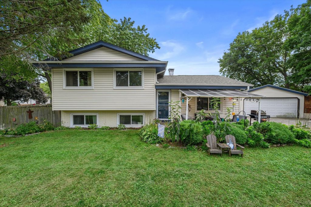 2645 Holly Grove Ct, Caledonia