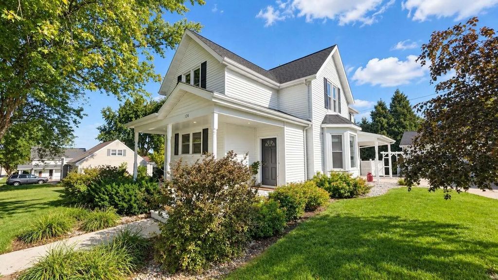 124 S Columbia St, Chilton