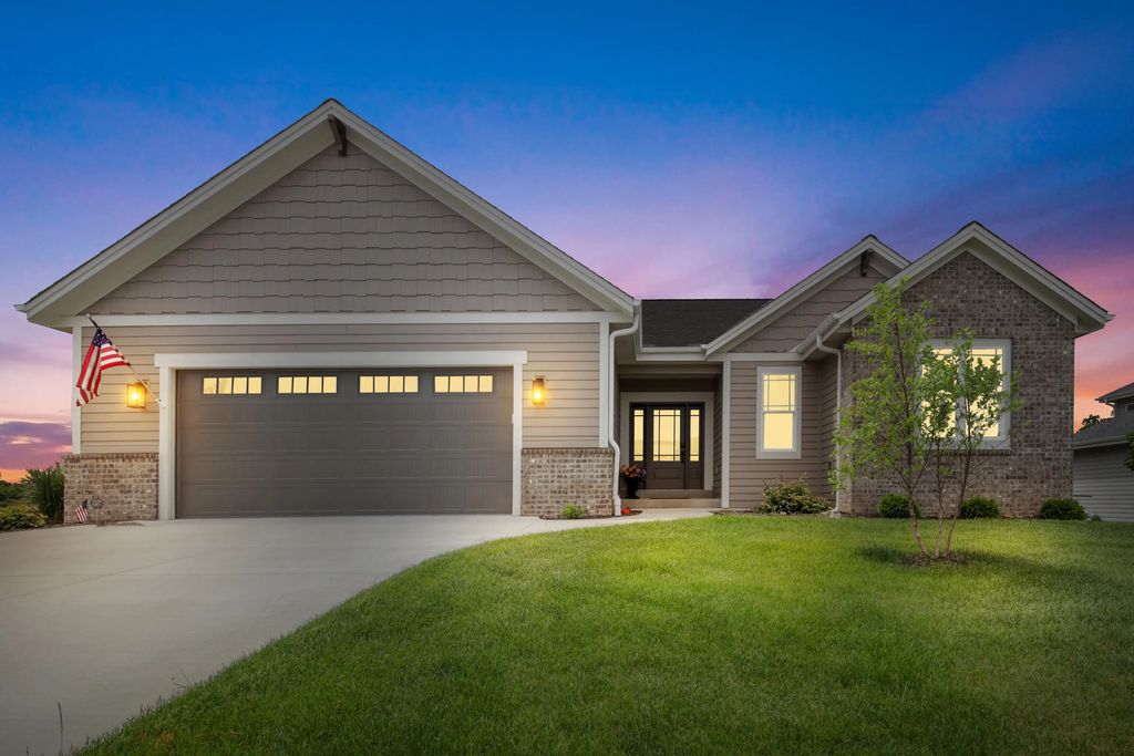 S54w25469 Pebble Brook Ct, Waukesha