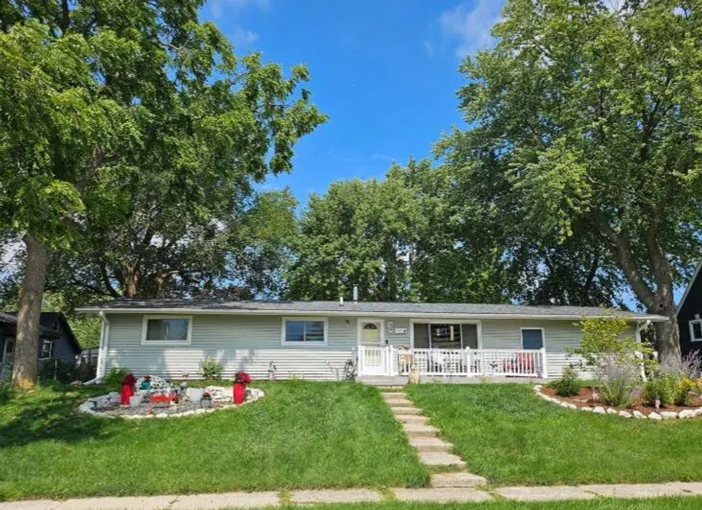 1224 Mackinac Ave, South Milwaukee