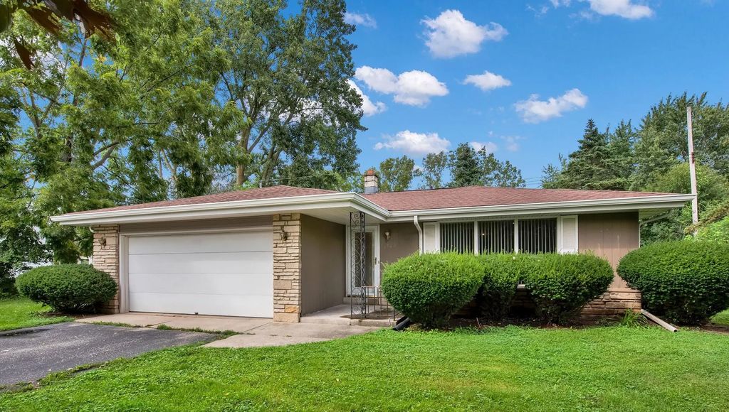 4722 St Regis Dr, Mount Pleasant