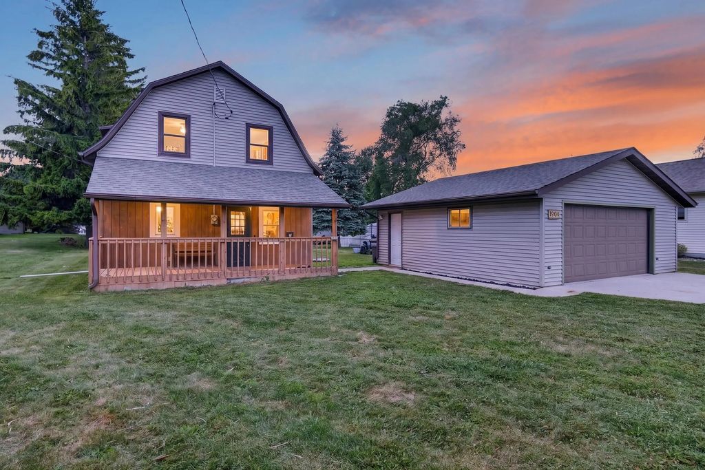 1904 N 28th St, Sheboygan