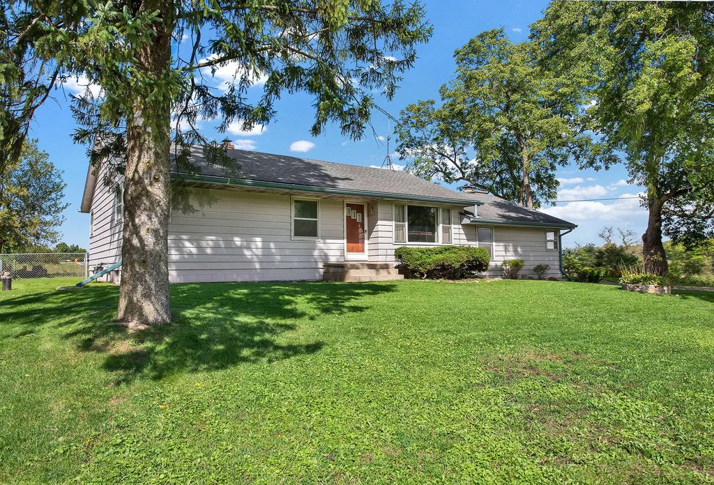 S92w22440 Henneberry Ave, Big Bend