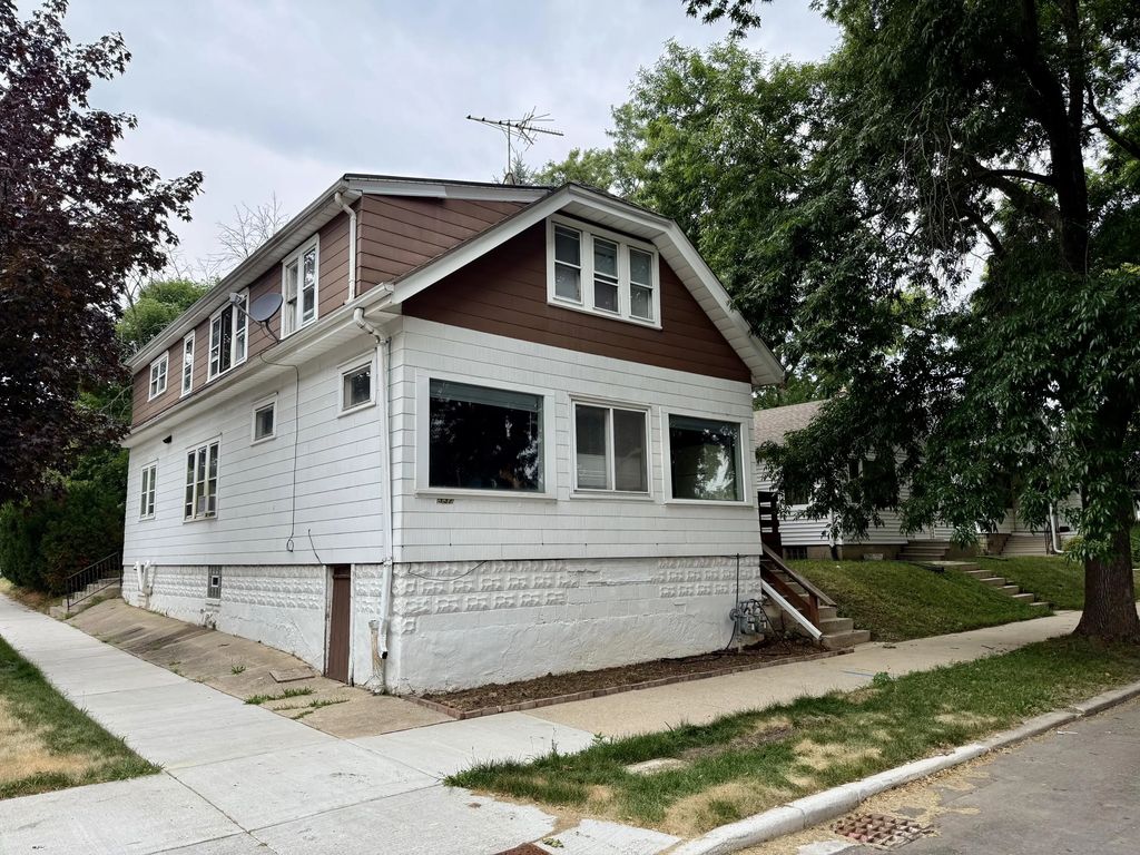 337 S 66th St, Milwaukee