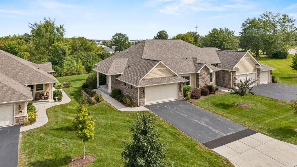 2826 W Villa Dr, Franklin