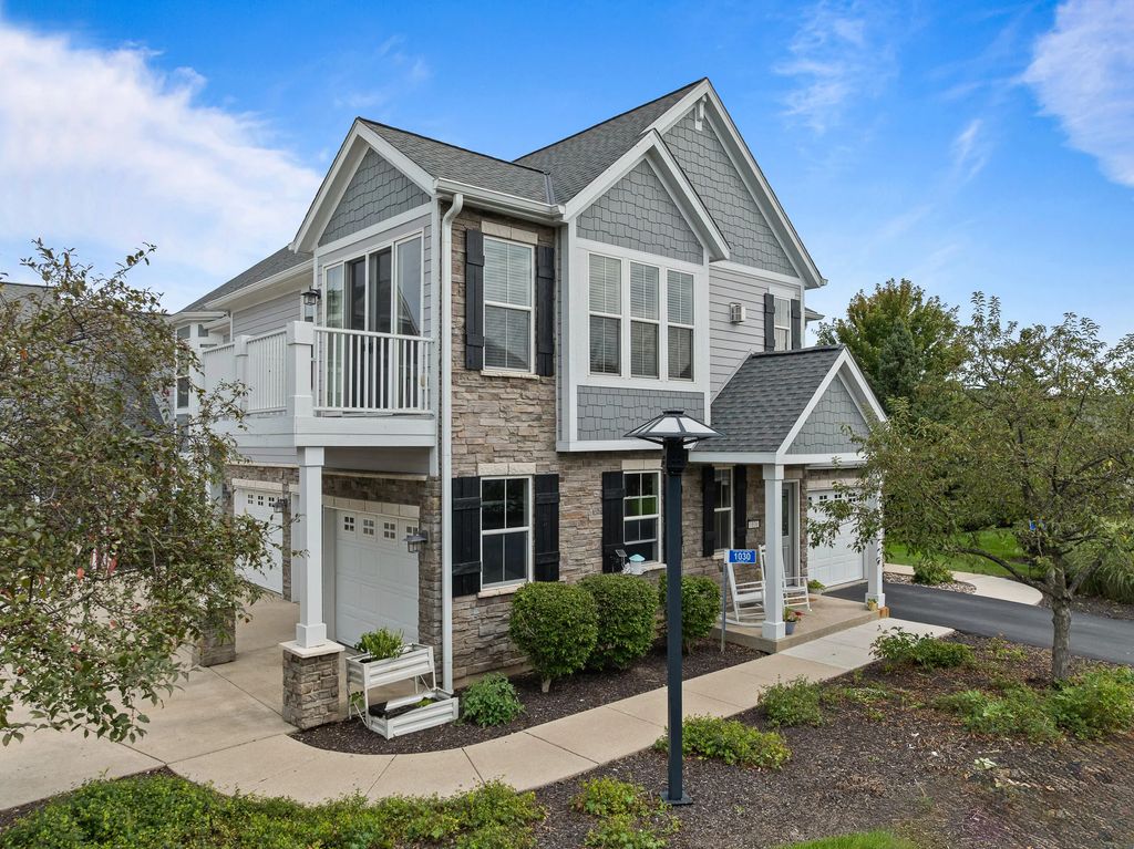 1030 Crane Ct 40-16, Geneva
