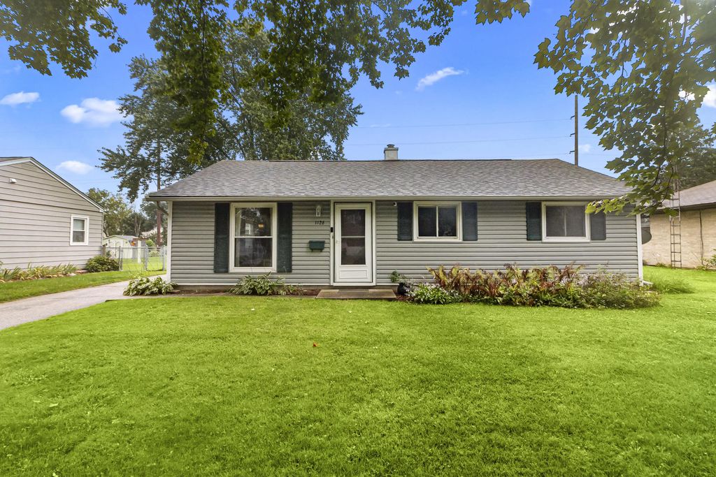 1126 E Wisconsin St, Delavan