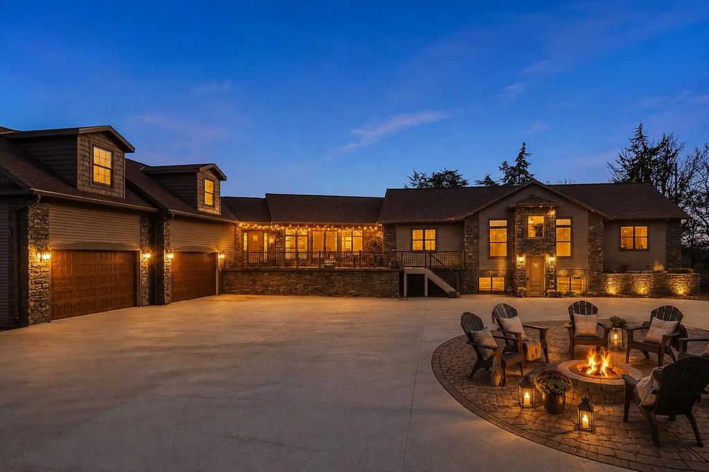 N5302 Crossman Rd, Lake Mills