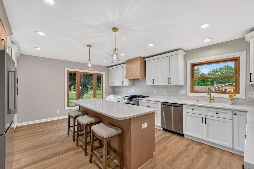 8153 W Holly Rd, Mequon