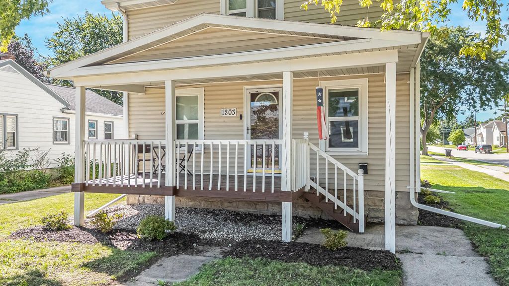 1203 Minnesota St, Oshkosh