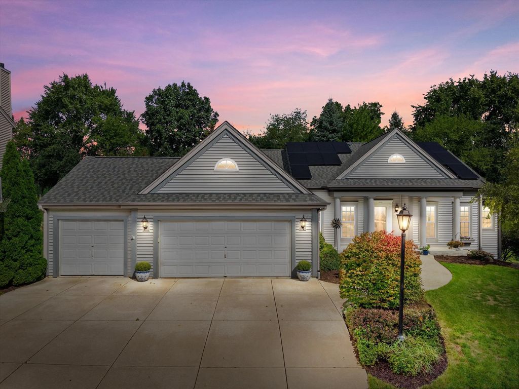 950 River Park Dr, Waukesha