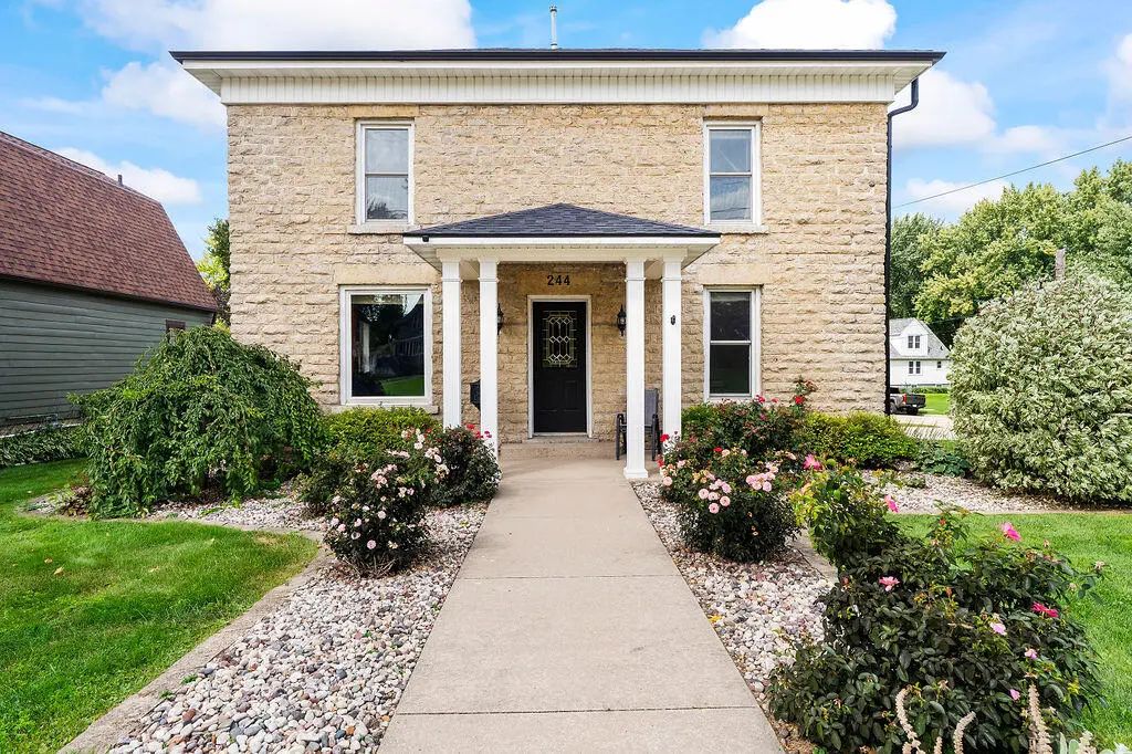 244 Fond Du Lac St, Waupun