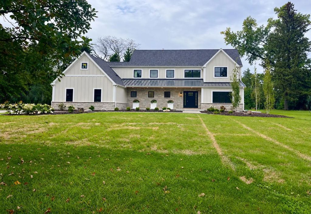 1000 E Bradley Rd, Fox Point