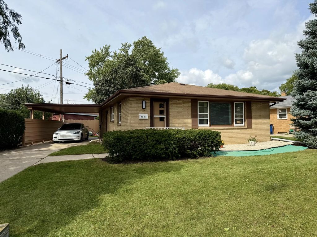 1014 Fairway Dr, Racine