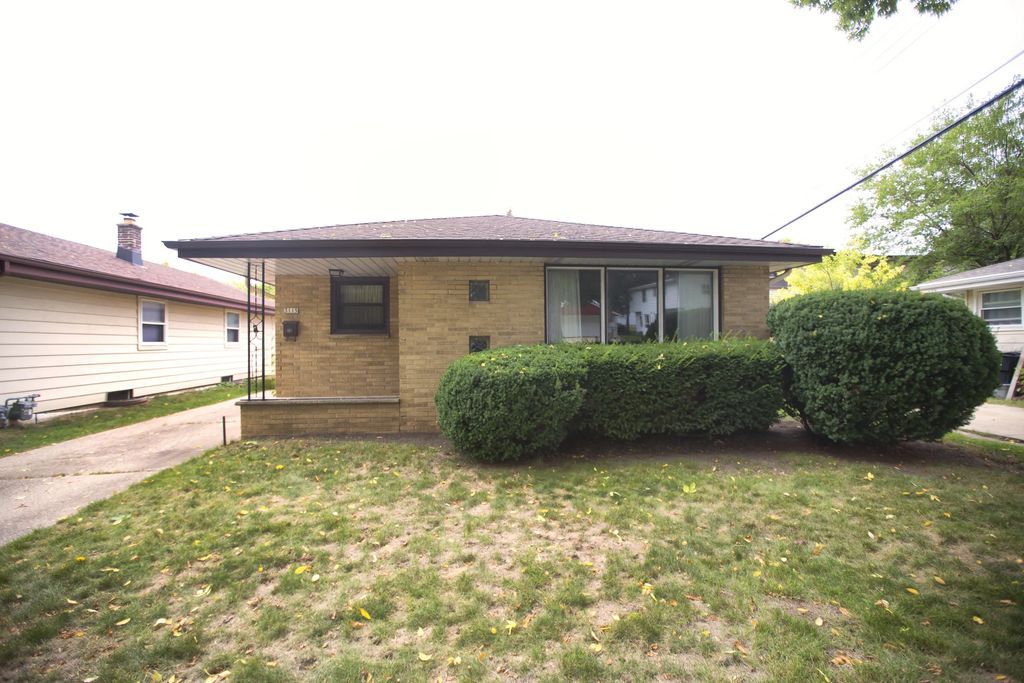 3115 S 95th St, Milwaukee