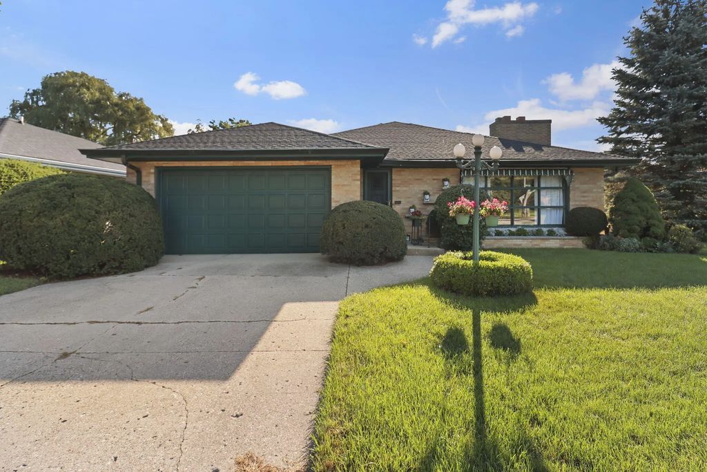 7769 3rd Ave, Kenosha