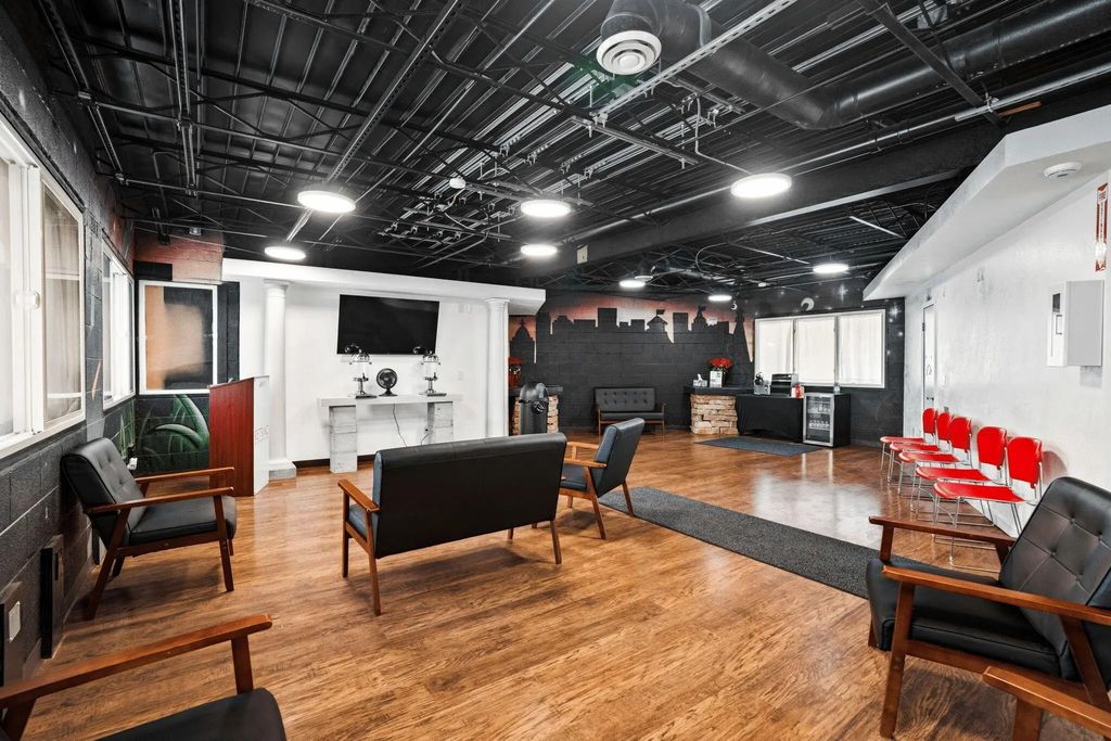 4117 N Green Bay Ave, Milwaukee