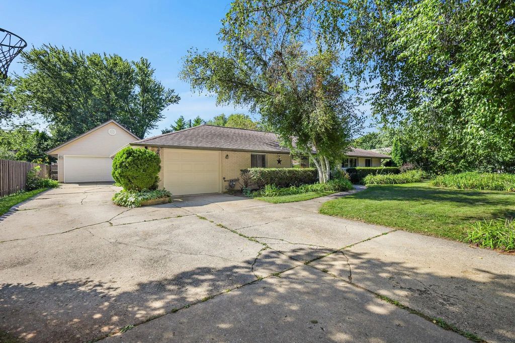 5805 Yorkshire Rd, Madison