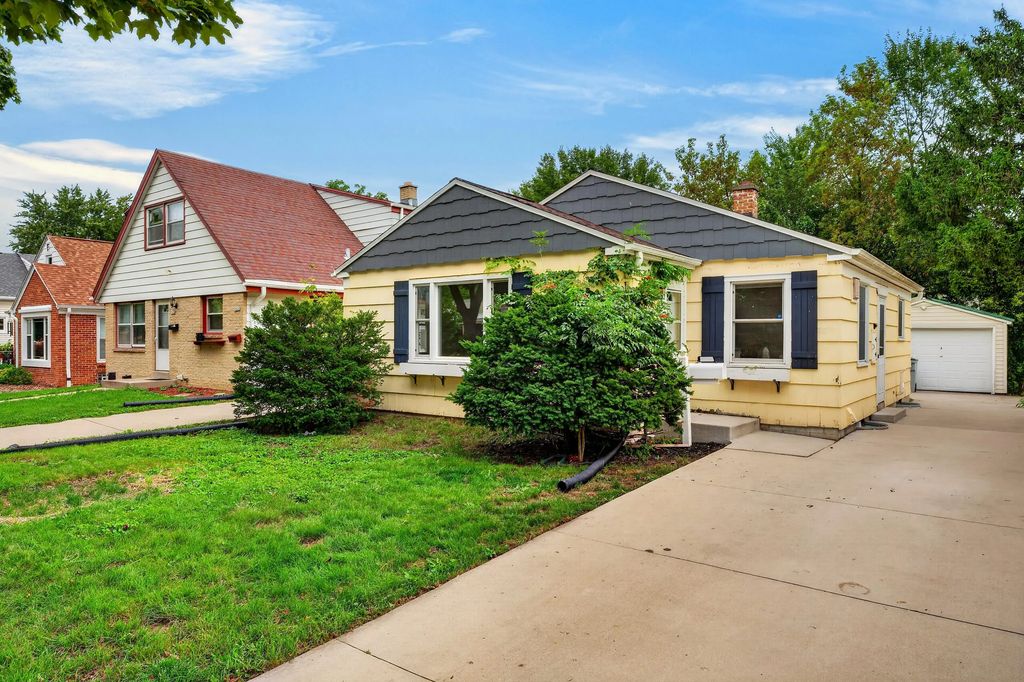 3618 N 94th St, Milwaukee