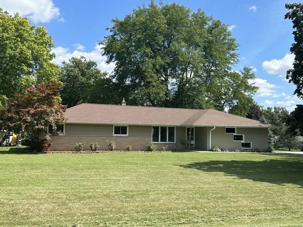 4380 N 143rd St, Brookfield