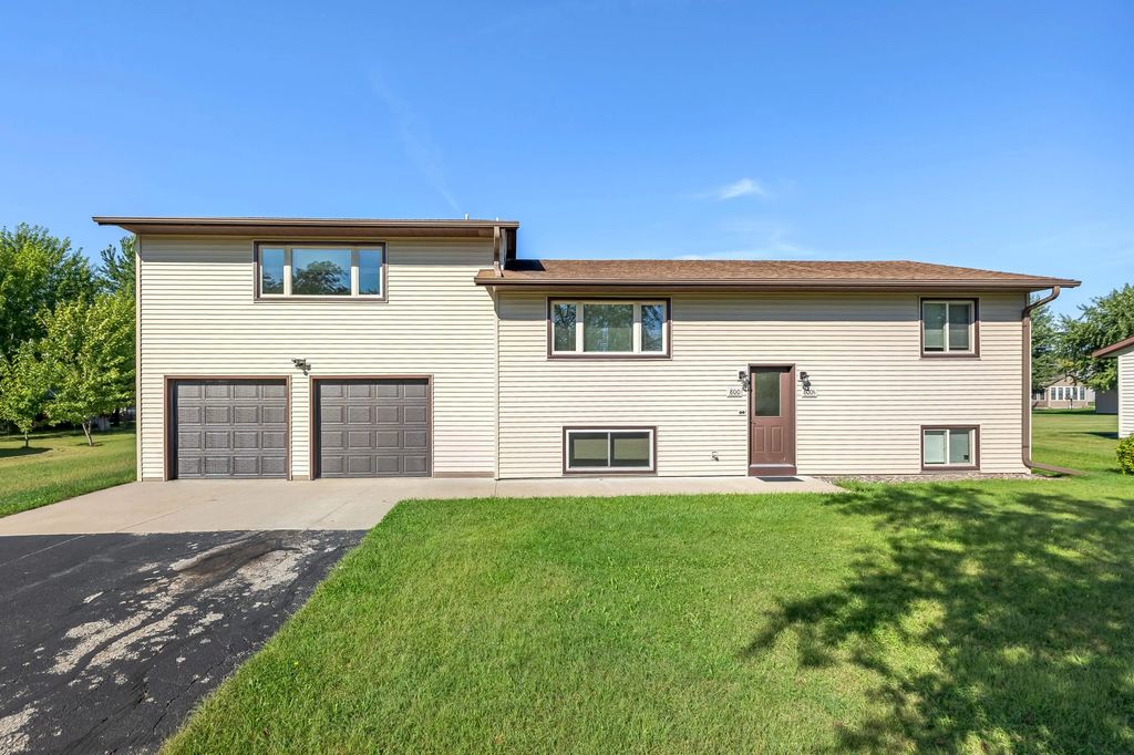 800 Randy Rd 800 1/2, Sparta